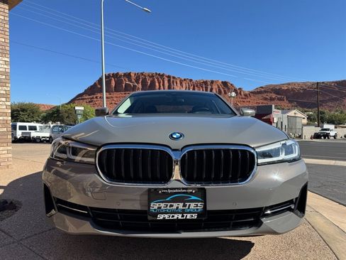 Used 2022 BMW 530e xDrive 530e xDrive w/ Premium Package image 25