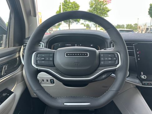 Used 2024 Jeep Wagoneer L Series II w/ Flexible Seating Group RWD image 24
