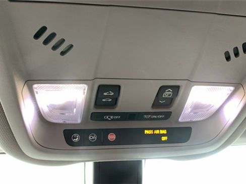 Used 2019 GMC Terrain SLE image 17