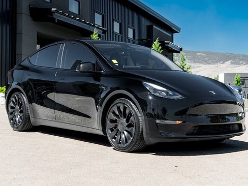 Used 2022 Tesla Model Y Performance AWD/4WD image 1