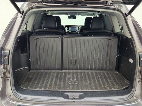 Used 2019 Toyota Highlander SE AWD/4WD image 21