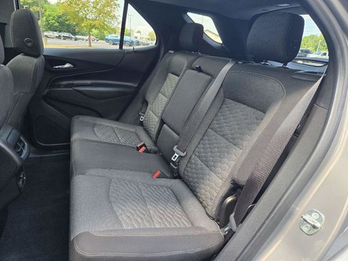 Used 2018 Chevrolet Equinox LT FWD image 27