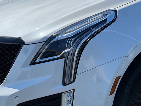 Used 2022 Cadillac XT5 Sportv w/ LPO, ONYX Package image 53