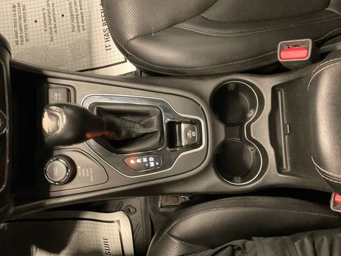 Used 2019 Jeep Cherokee Limited AWD/4WD image 22