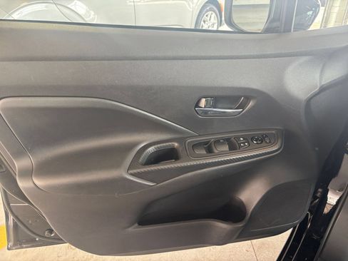 Used 2025 Nissan Versa SV FWD image 18