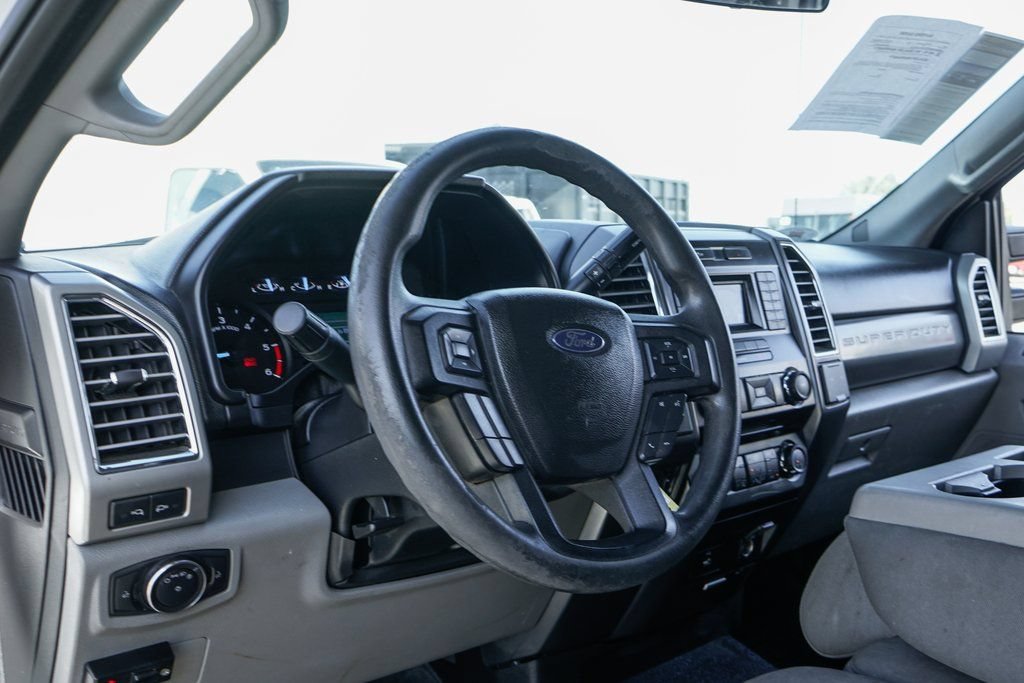 Used 2017 Ford F550 2WD Regular Cab Super Duty image 26