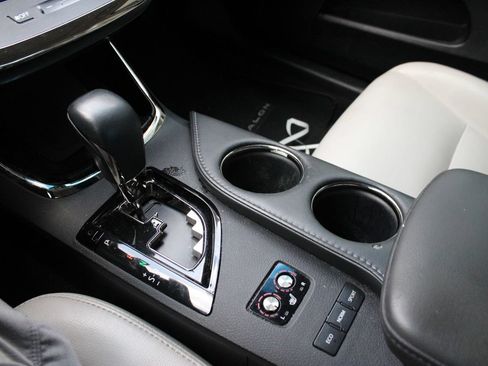 Used 2016 Toyota Avalon Touring FWD image 16