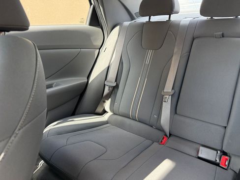 Used 2025 Hyundai Elantra SEL FWD image 41