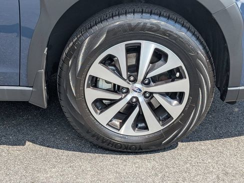 Used 2025 Subaru Outback Premium AWD/4WD image 12