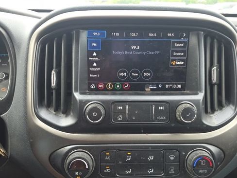 Used 2022 Chevrolet Colorado Z71 AWD/4WD image 12