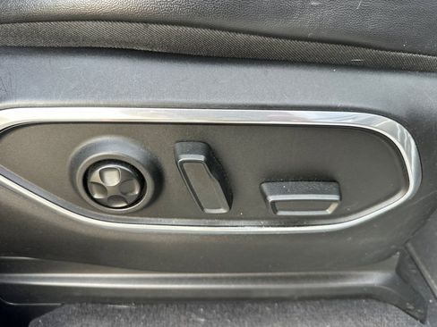 Used 2023 Jeep Wagoneer 4WD w/ Convenience Group I image 23