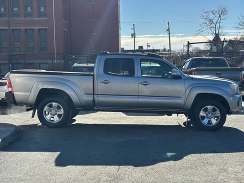 Used 2014 Toyota Tacoma 4x4 Double Cab w/ TRD Sport Package image 4