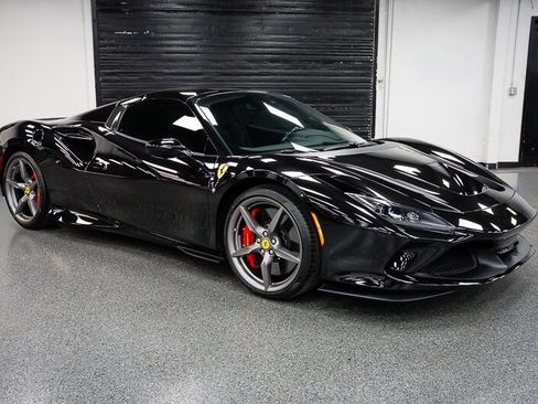 Used 2021 Ferrari F8 Tributo image 13