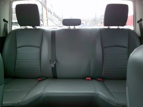 Used 2013 RAM 2500 Tradesman w/ Chrome Appearance Group image 20