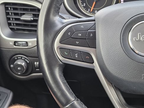 Used 2021 Jeep Cherokee Latitude Lux image 29