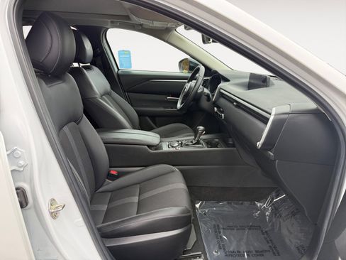 Used 2023 MAZDA CX-50 2.5 S w/ Preferred Plus Pkg image 19