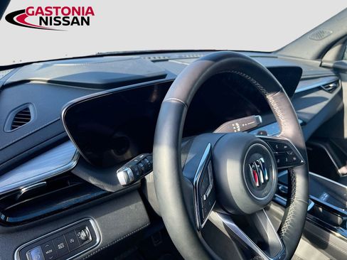 Used 2025 Buick Enclave Preferred image 11