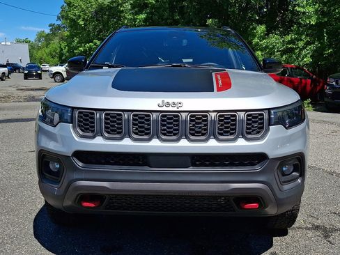 Used 2025 Jeep Compass Trailhawk AWD/4WD image 7