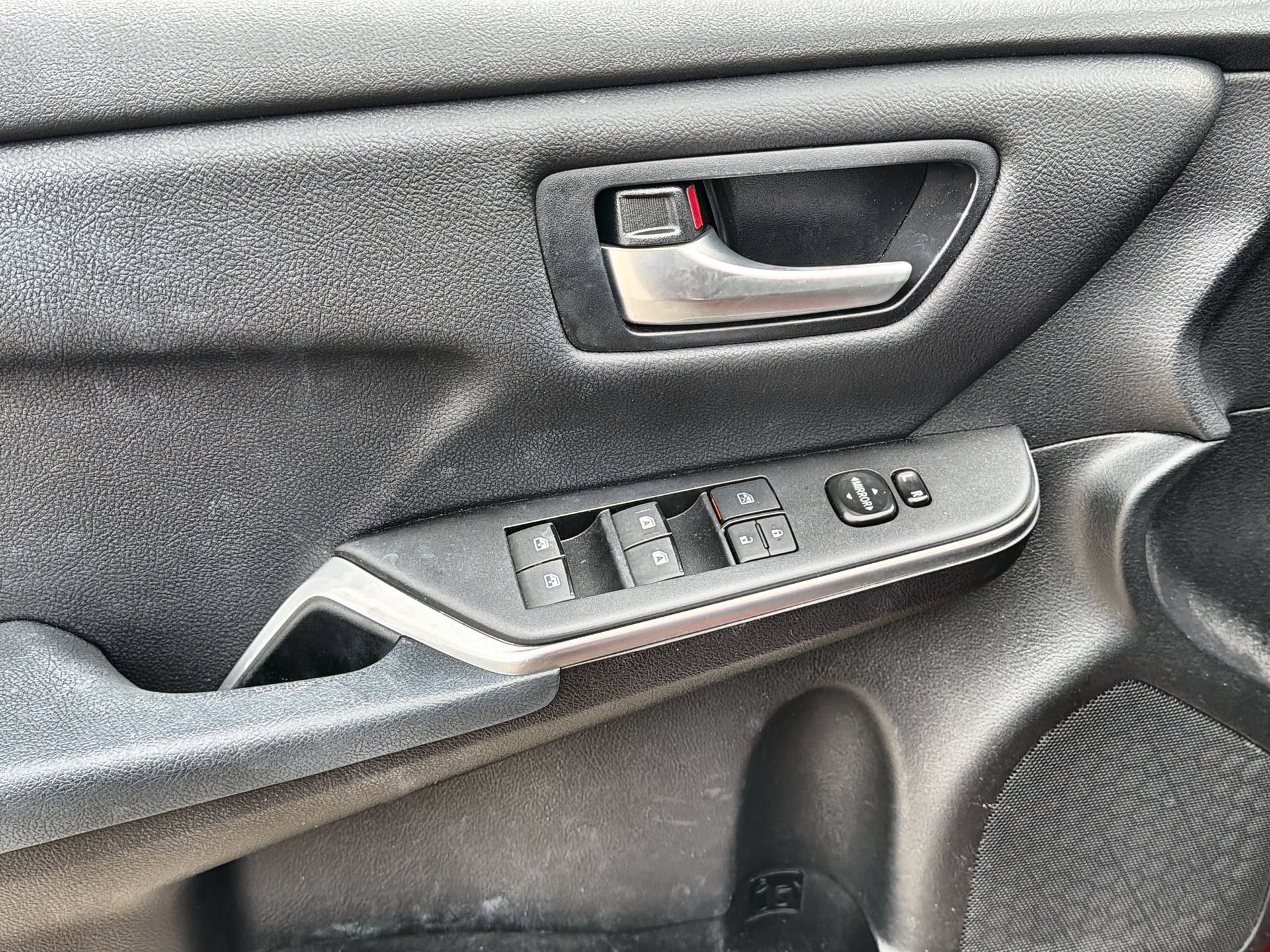 Used 2017 Toyota Camry LE FWD image 13