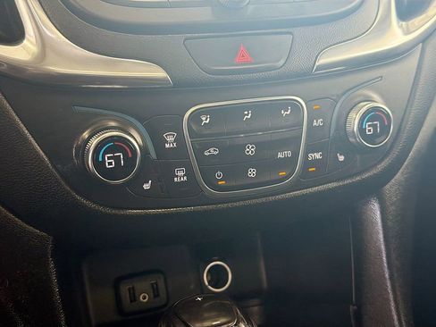 Used 2018 Chevrolet Equinox LT w/ Sun & Infotainment Package AWD/4WD image 18