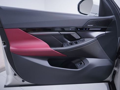 Used 2025 BMW 530i image 15