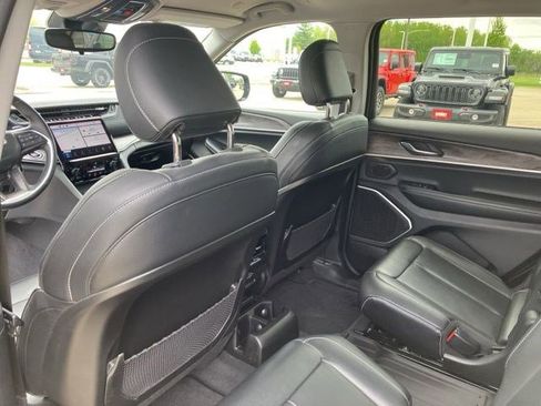 Certified 2022 Jeep Grand Cherokee L Limited AWD/4WD image 21