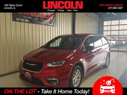 New 2026 Chrysler Pacifica Select