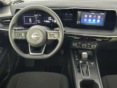 Used 2025 Nissan Kicks S image 29