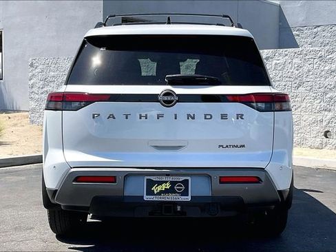 New 2026 Nissan Pathfinder Platinum FWD image 3