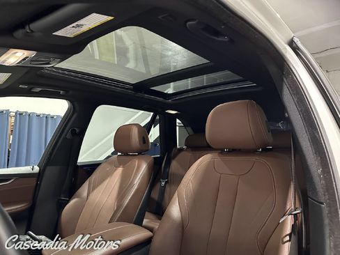 Used 2017 BMW X5 xDrive40e AWD/4WD image 38