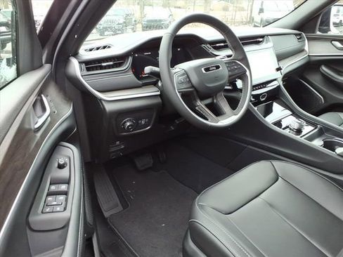New 2026 Jeep Grand Cherokee Limited w/ Limited Altitude Package image 15