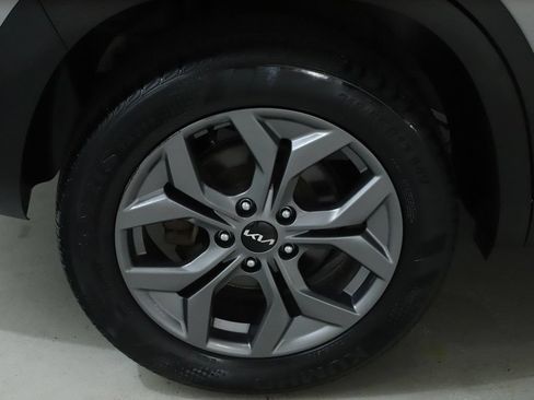 Used 2024 Kia Seltos LX AWD/4WD image 13