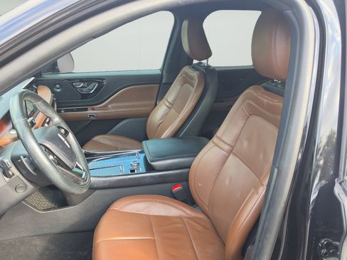 Used 2023 Lincoln Aviator Reserve w/ Elements Package Plus RWD image 9