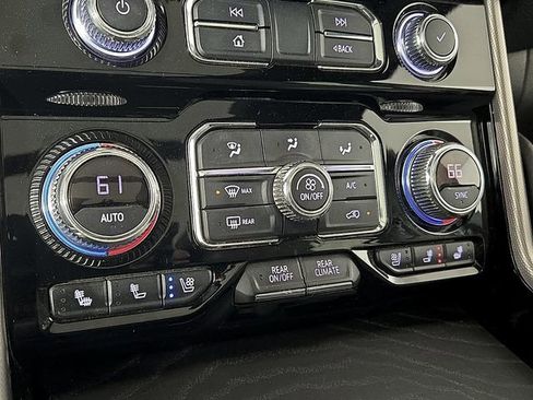 Used 2021 GMC Yukon Denali w/ Denali Ultimate Package image 17