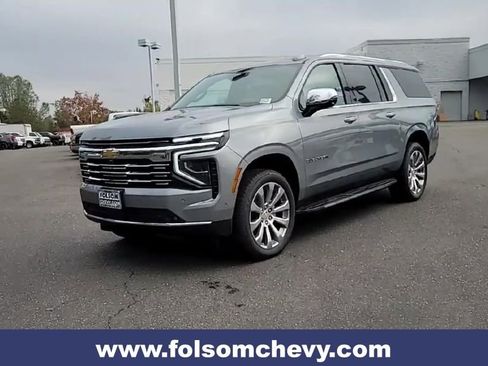 New 2026 Chevrolet Suburban Premier image 5