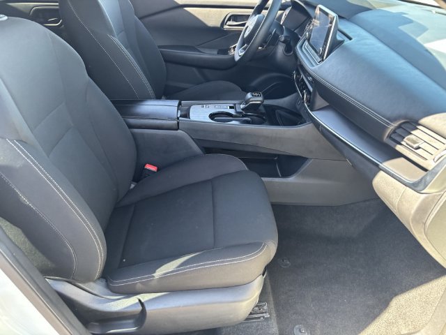 Used 2024 Nissan Rogue S FWD image 11