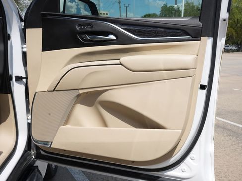 Used 2021 Cadillac Escalade ESV Premium Luxury AWD/4WD image 26