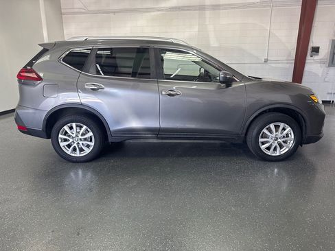 Used 2020 Nissan Rogue SV AWD/4WD image 3