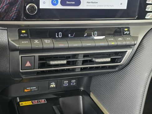 Used 2026 Toyota Camry SE w/ Convenience Package FWD image 18