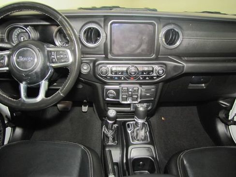 Used 2022 Jeep Wrangler Unlimited Sahara w/ Cold Weather Group AWD/4WD image 14