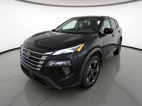 Used 2025 Nissan Rogue SV image 3