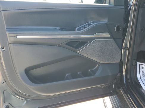 Used 2025 Lincoln Navigator L Reserve w/ Jet Appearance Package image 18