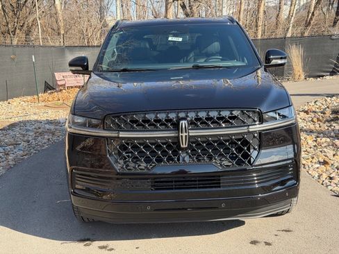 New 2026 Lincoln Navigator L Reserve w/ Jet Appearance Package AWD/4WD image 8