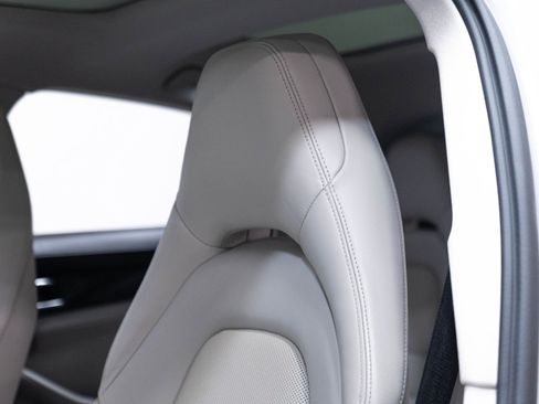 Used 2019 Porsche Panamera 4 AWD/4WD image 10