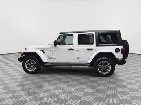 Used 2018 Jeep Wrangler Unlimited Sahara image 34