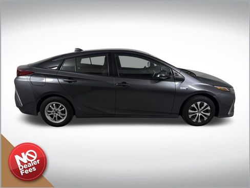Used 2021 Toyota Prius Prime LE image 2