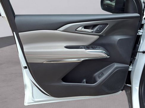 Used 2025 Chevrolet Traverse LT FWD image 20