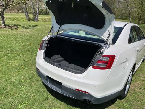 Used 2014 Ford Taurus SEL w/ Equipment Group 201A image 29