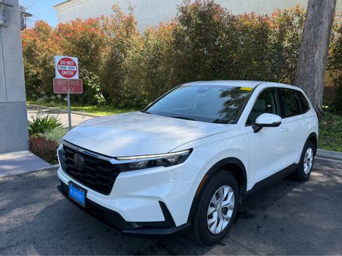 Used 2023 Honda CR-V LX image 2