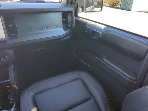 Certified 2024 Ford Bronco Badlands image 15